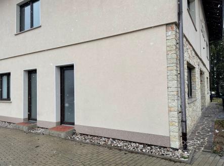 Pronájem kanceláře, 90 m²