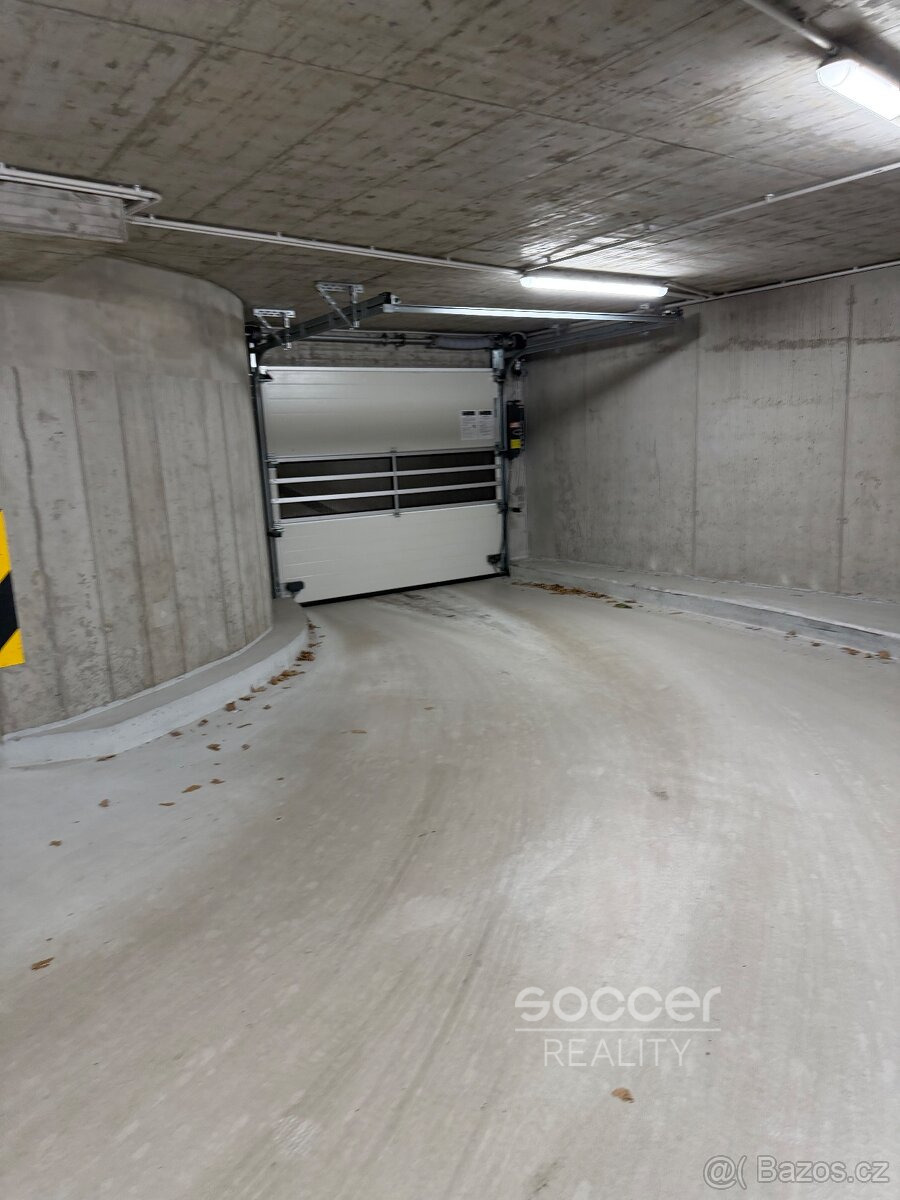 Pronájem garážového stání – Praha 9, Hloubětín, ul. Poděbradská.
