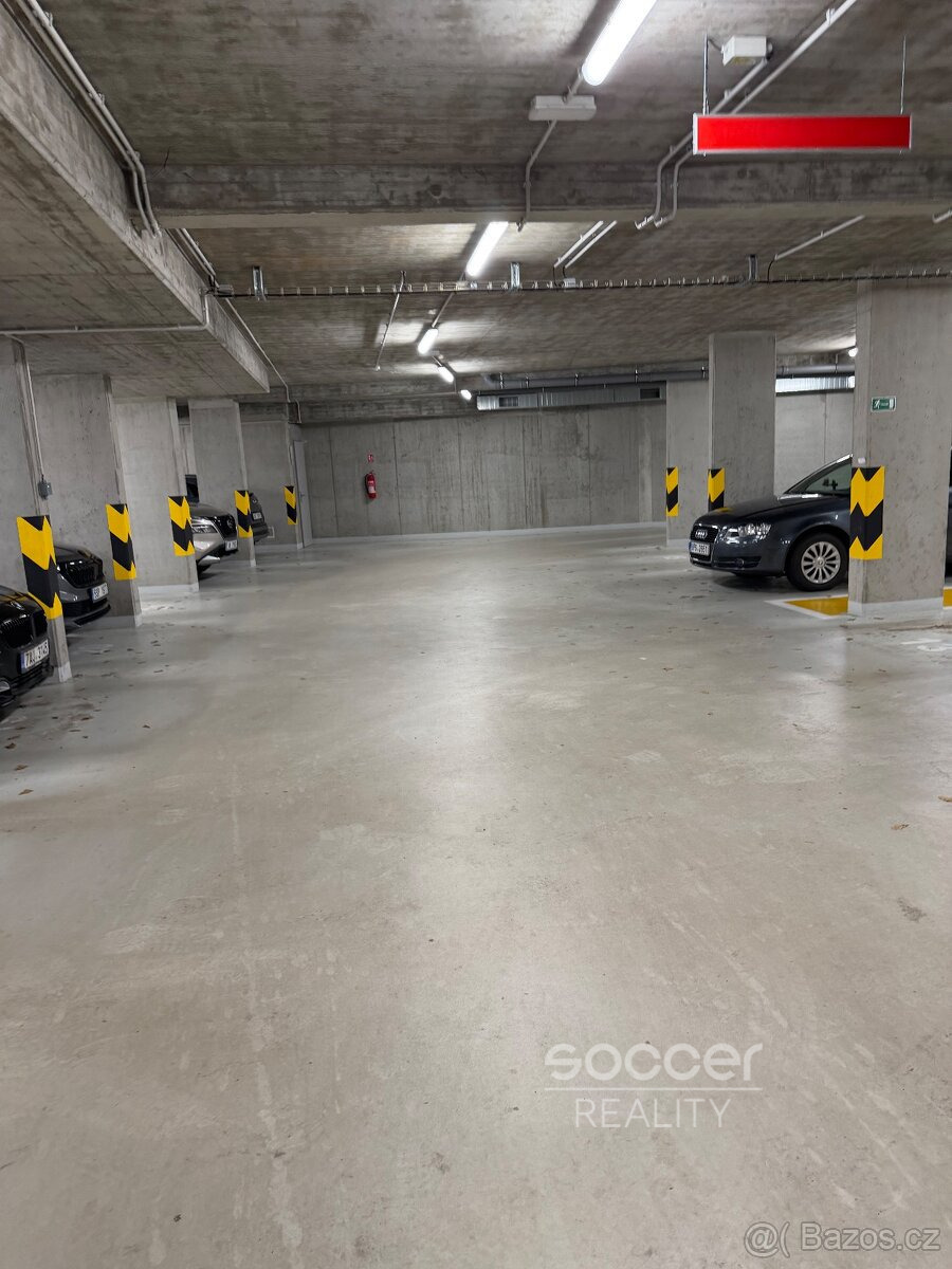 Pronájem garážového stání – Praha 9, Hloubětín, ul. Poděbradská.