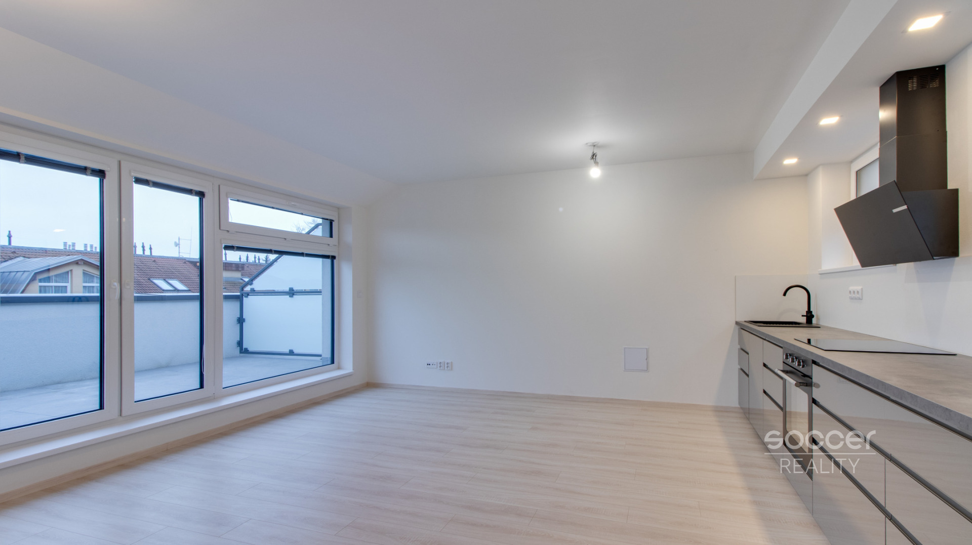 Pronájem bytu 2+kk s velkou lodžií – Projekt ZLATÝ KOPEC, Praha – Přezletice.