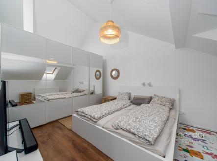 Pronájem bytu, jiný, 99 m²