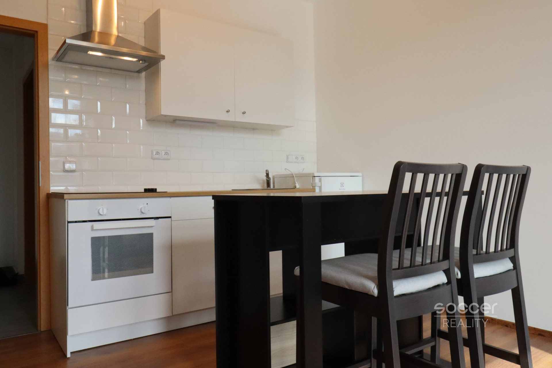 Pronájem krásného bytu 2+KK/B, 42m2, Praha 7 - Holešovice, ul. V Závětří.