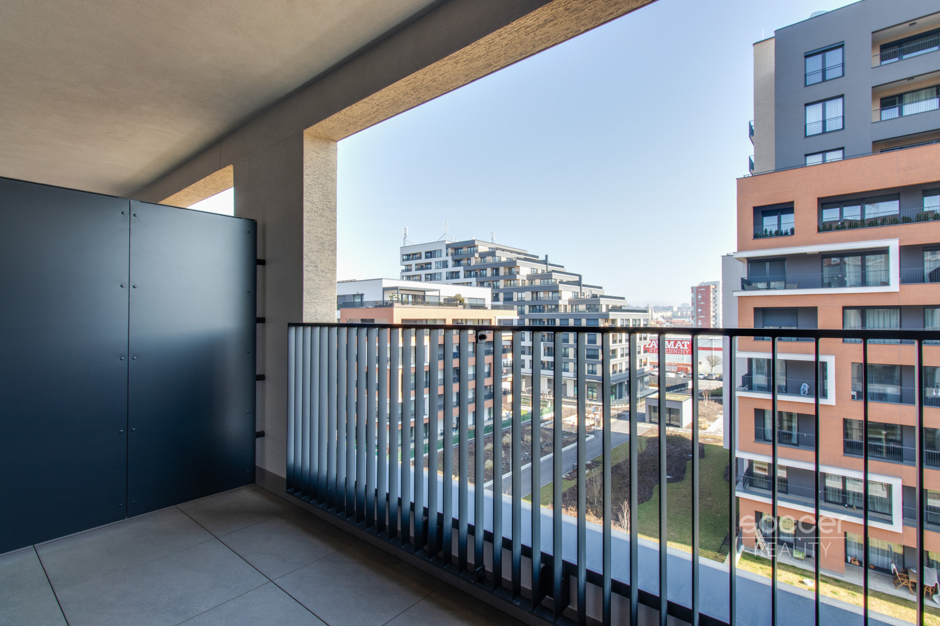 Pronájem bytu 1+kk/L/S/G, 32 m2, ul. Domalípova, Praha 9 - Hloubětín..