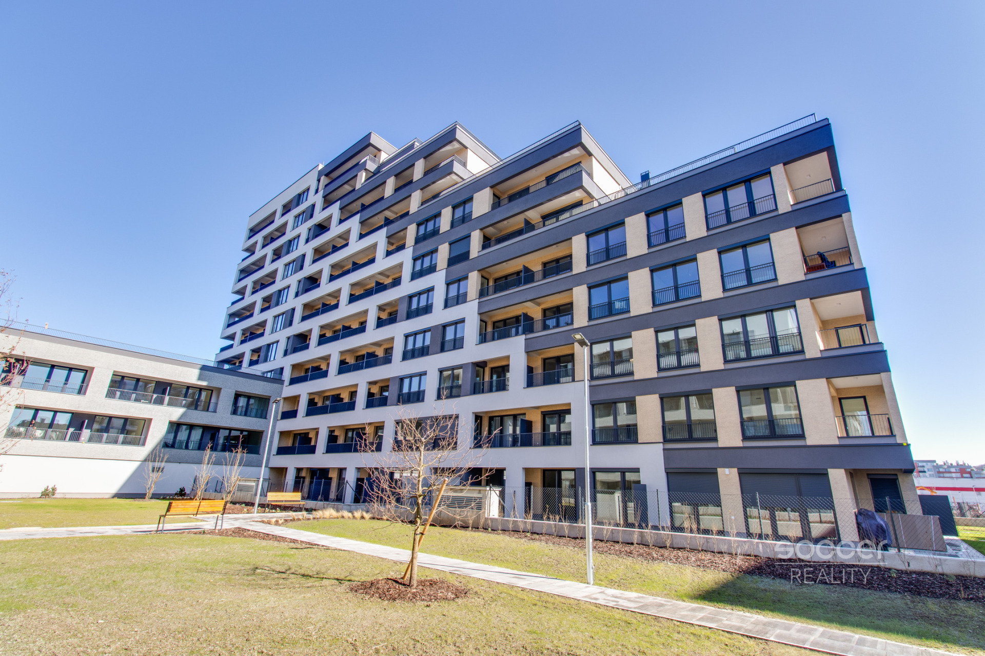 Pronájem bytu 1+kk/L/G, 32 m2, ul. Poděbradská, Praha 9 - Hloubětín.