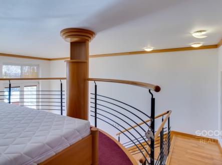 Pronájem bytu, atypický, 68 m²