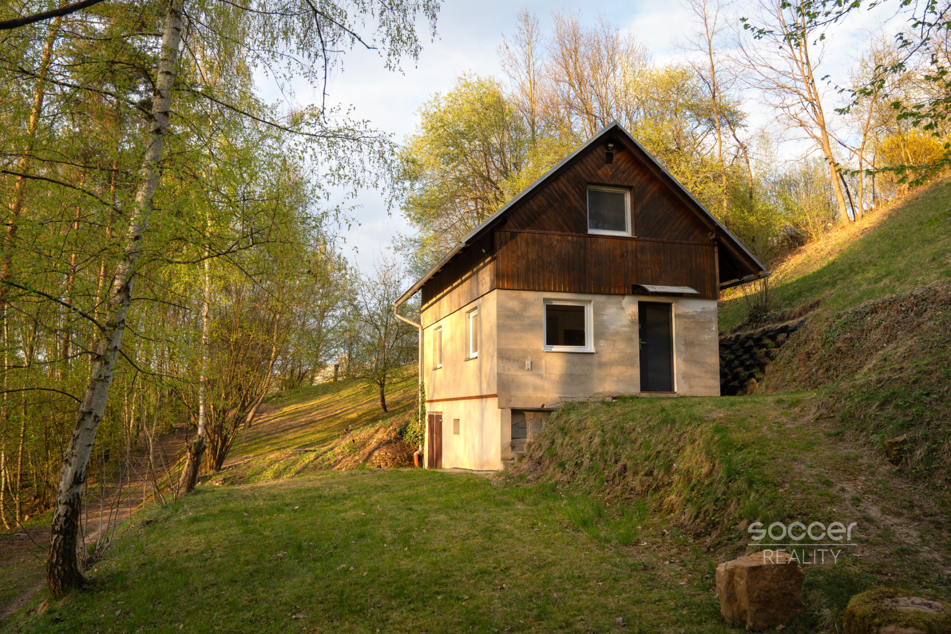 Pronájem rekreační chaty, Suhrovice, 16 km od Mladé Boleslavi.