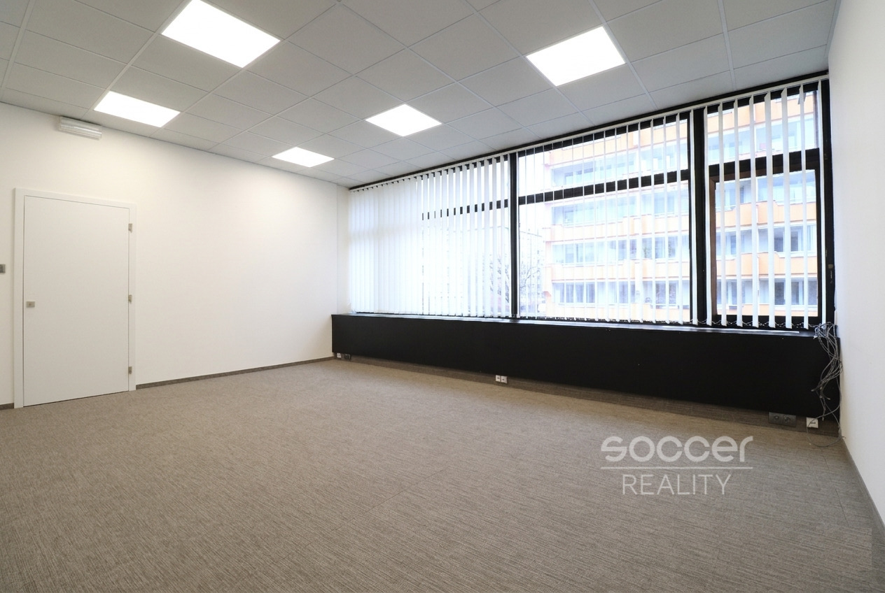 Pronájem tří kanceláří 114 m2 ulice Sokolovská