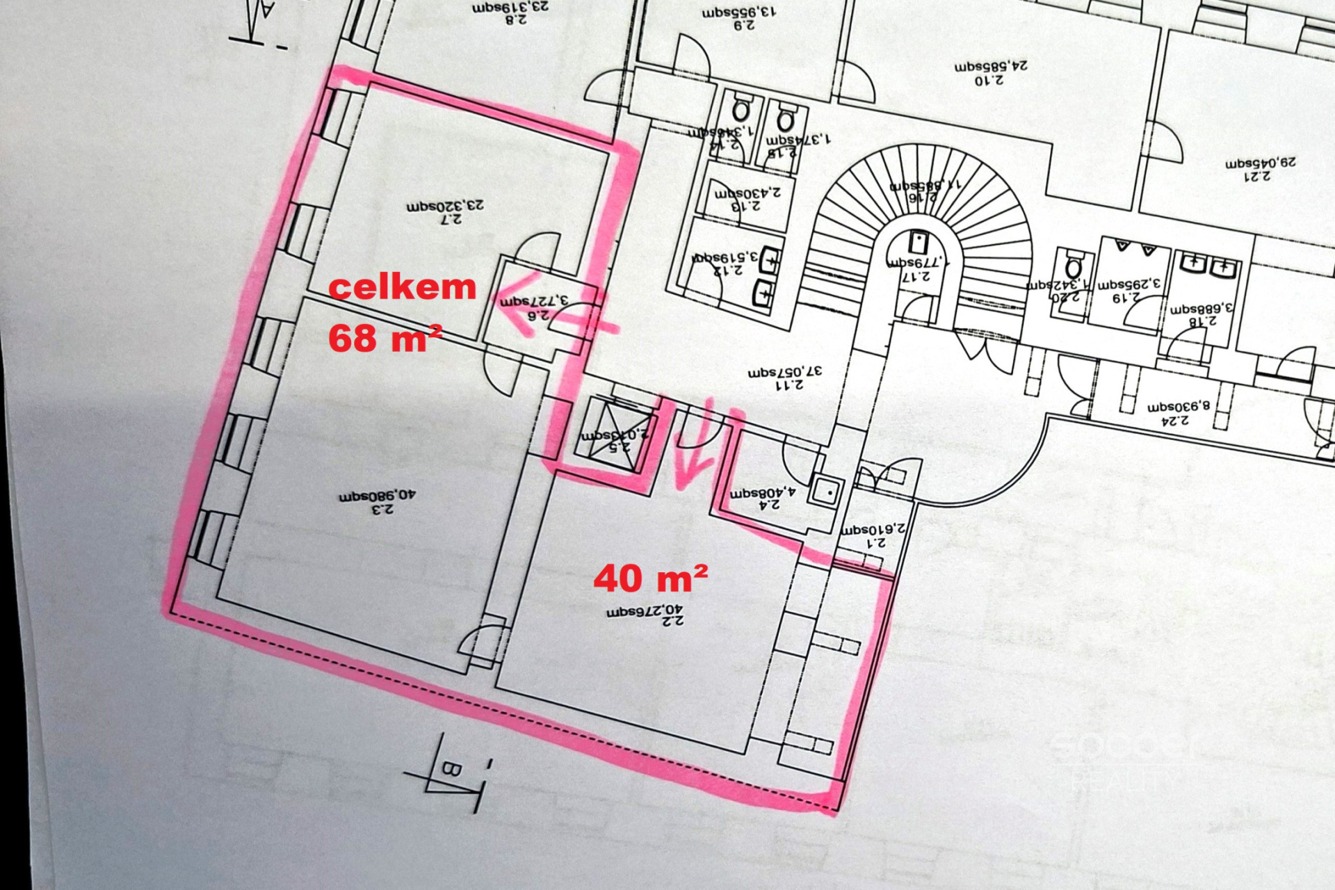 Pronájem kanceláří v centru Prahy s možností parkování
