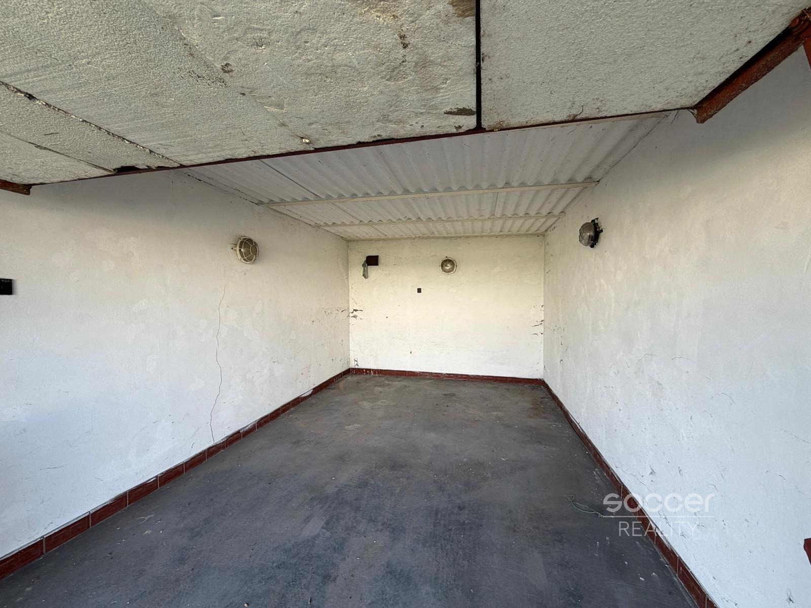 Pronájem garáže 22 m², Sadská, ul. U Stadionu.