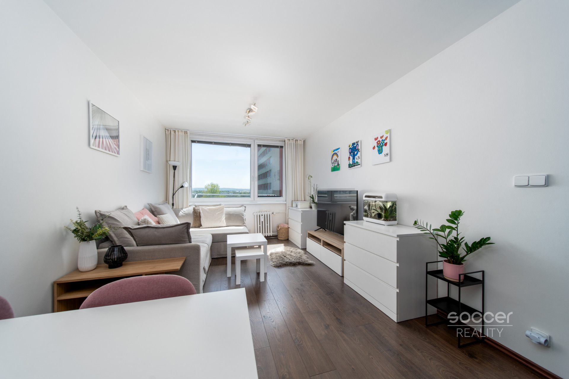 Prodej hezkého bytu 2kk, 42,97 m² se sklepní kójí, ul. Pavlišovská, Praha 20 – Horní Počernice
