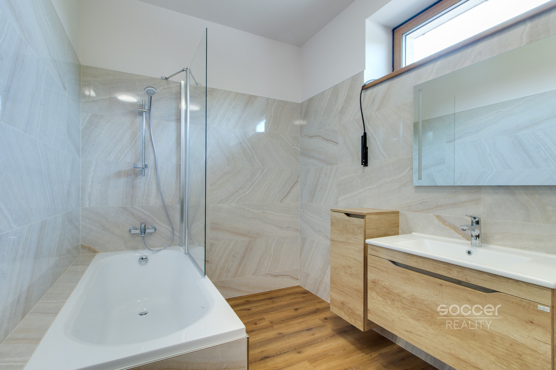 Pronájem bytu 3+kk se zahradou, Praha 20 – Horní Počernice, ul. Třebešovská.