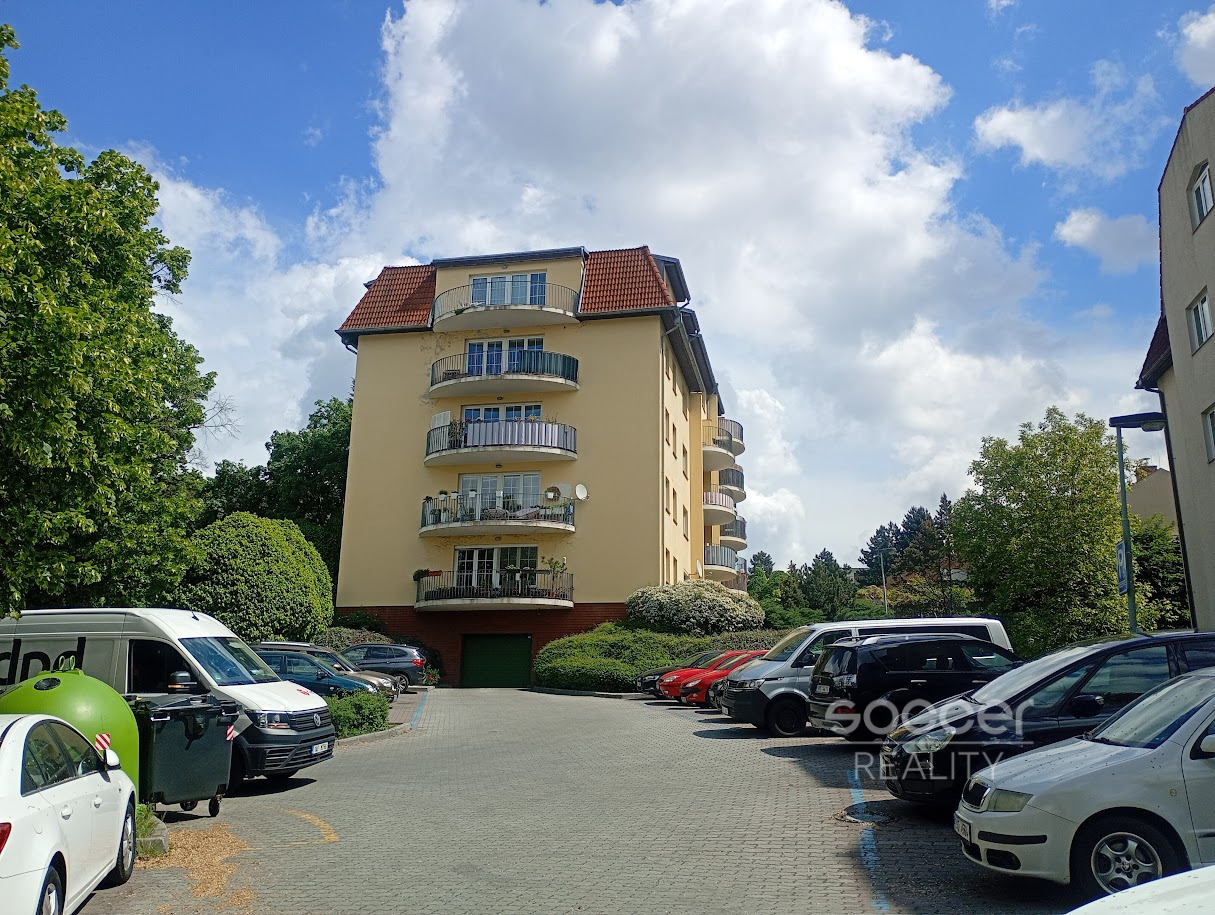 Pronájem bytu 3+1/B, 88 m2, Praha 5 - Smíchov, ul. Na Hřebenkách.