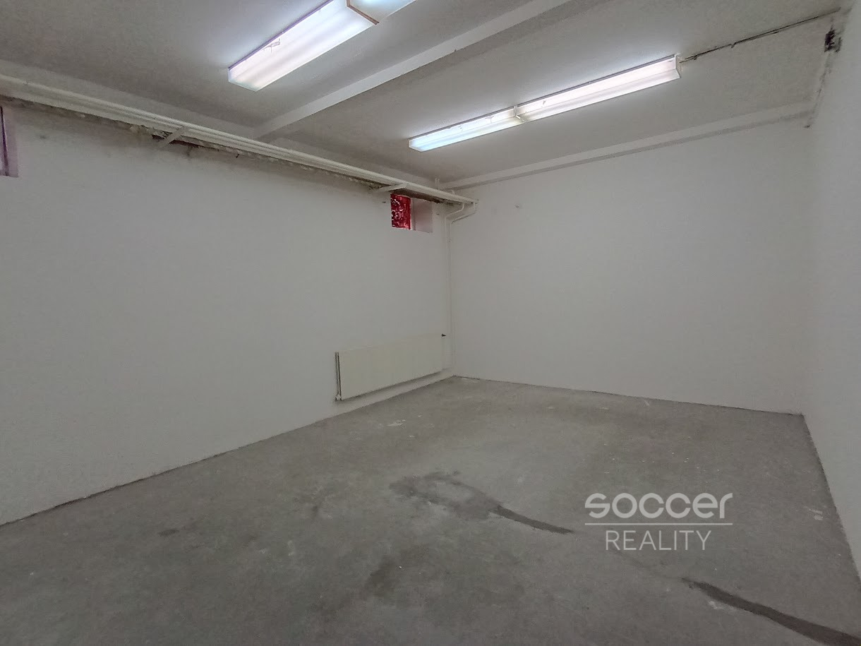 Pronájem skladu, 31 m2, Praha 10 - Dolní Měcholupy, ul. Ke Kablu.