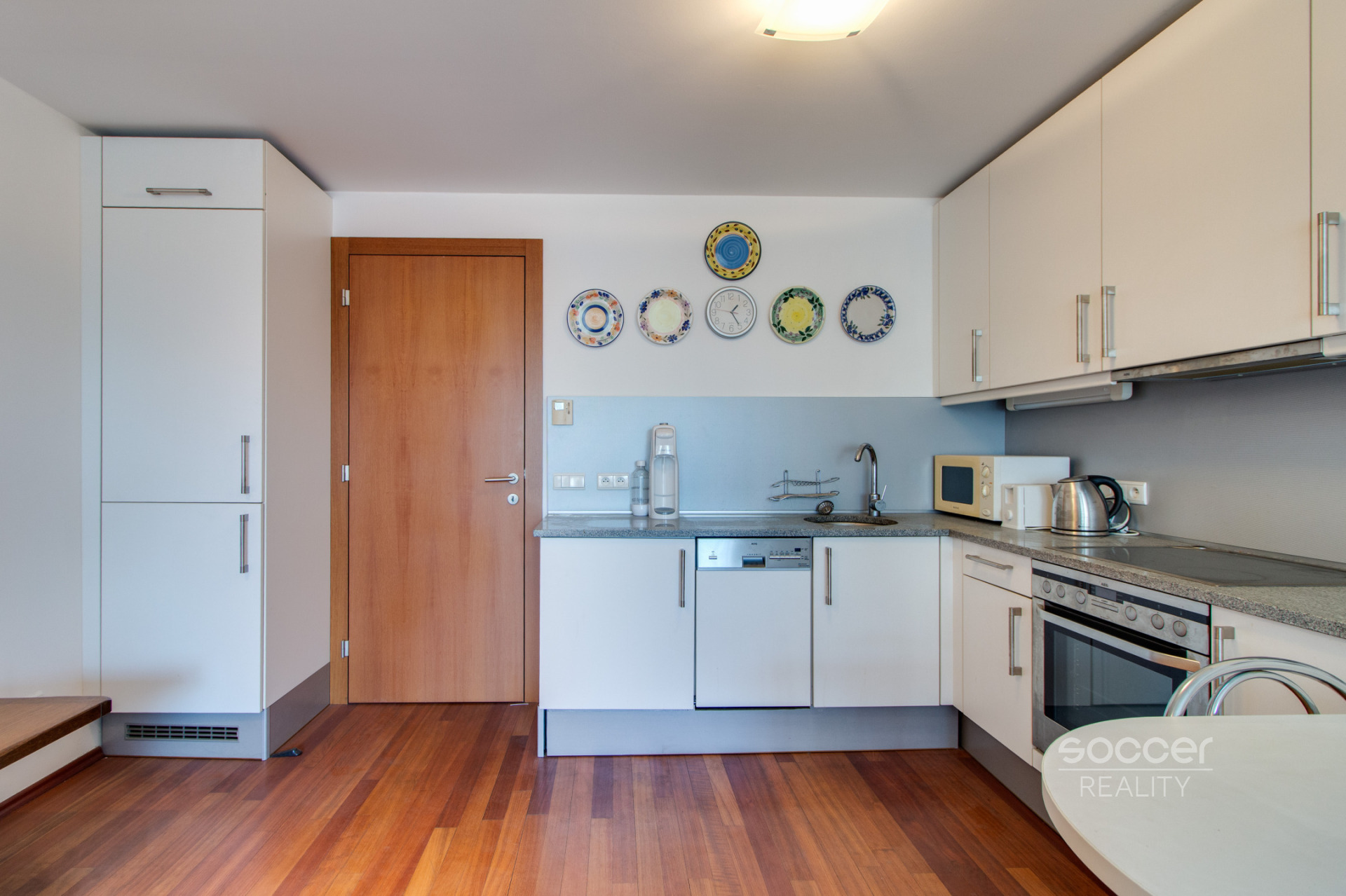 Pronájem bytu 1+kk/balkon, 27+5 m2, ul. Paříkova, Praha 9 – Vysočany. 