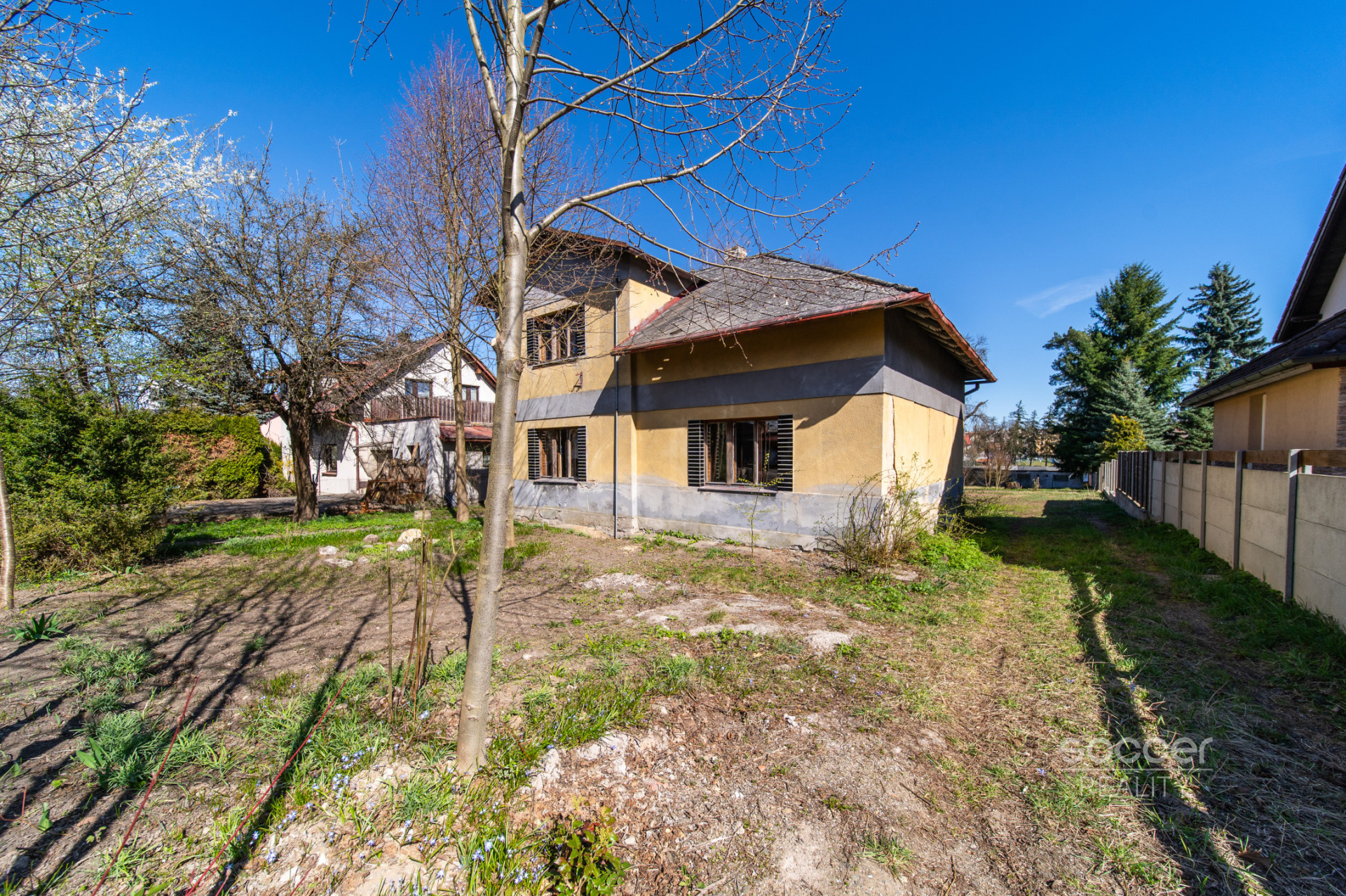 Prodej domu s pozemkem 1 310 m², Jičín – Holínské Předměstí.