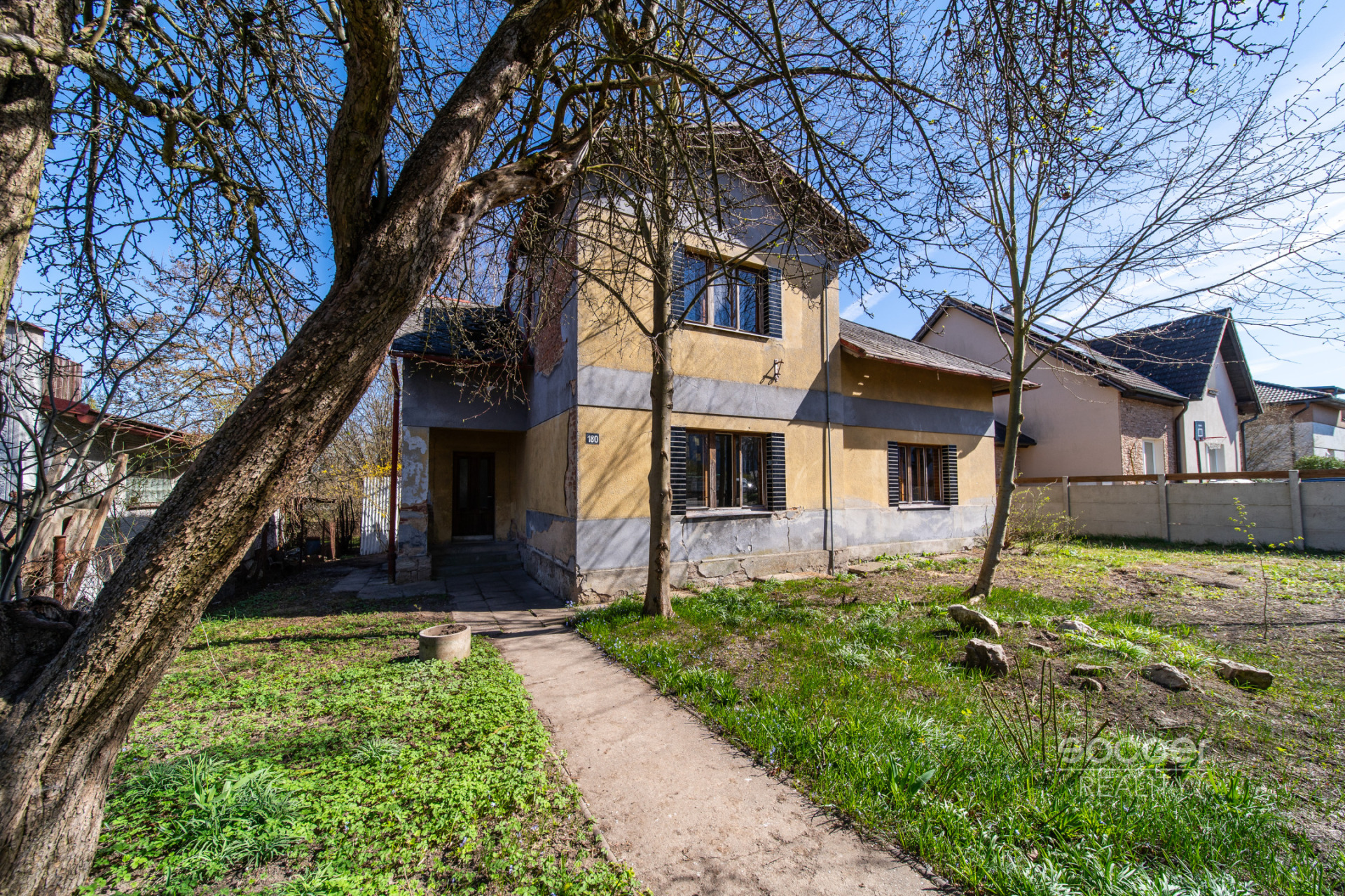 Prodej domu s pozemkem 1 310 m², Jičín – Holínské Předměstí.