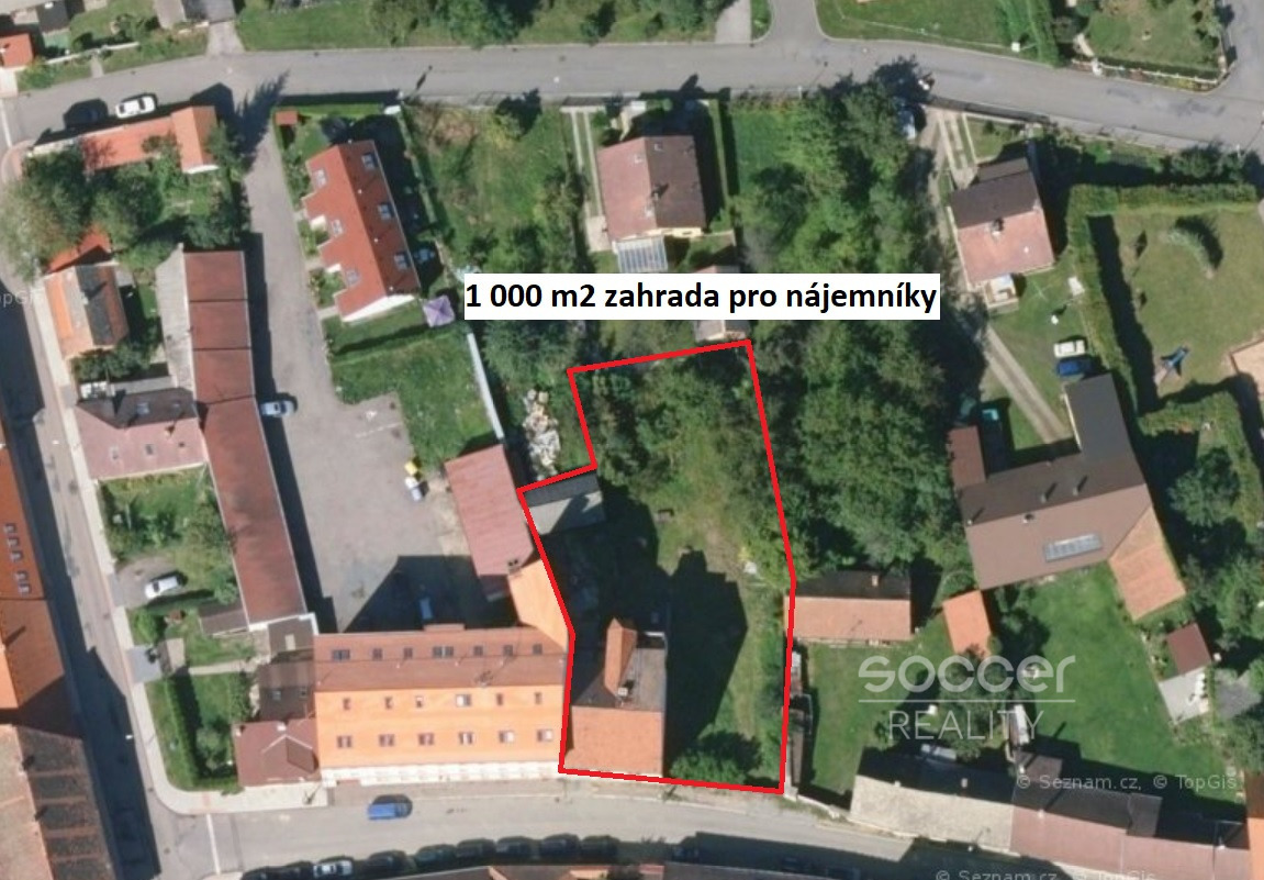 Pronájem pěkného bytu 2+kk 33 m2 + lodžie 3 m2 v centru Neveklova, okres Benešov.
