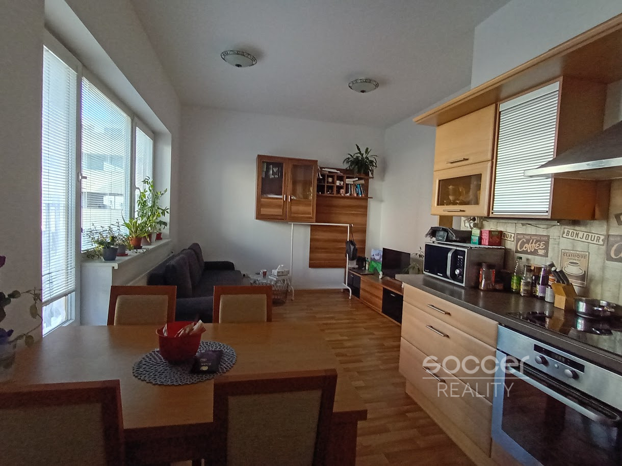 Pronájem bytu 2+kk, 45m2, Praha 4 - Modřany, ul. Pískařská.