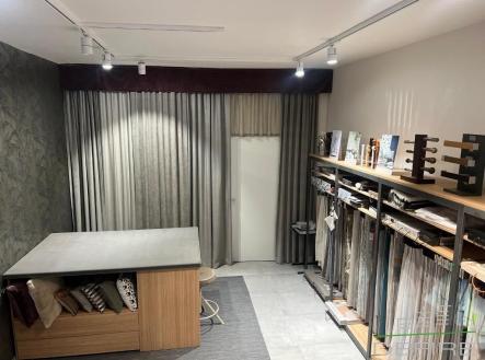 Prodej obchodní prostor, 77 m²