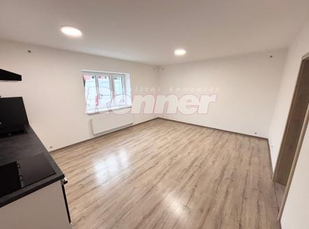 Pronájem bytu, 2+kk, 45 m²