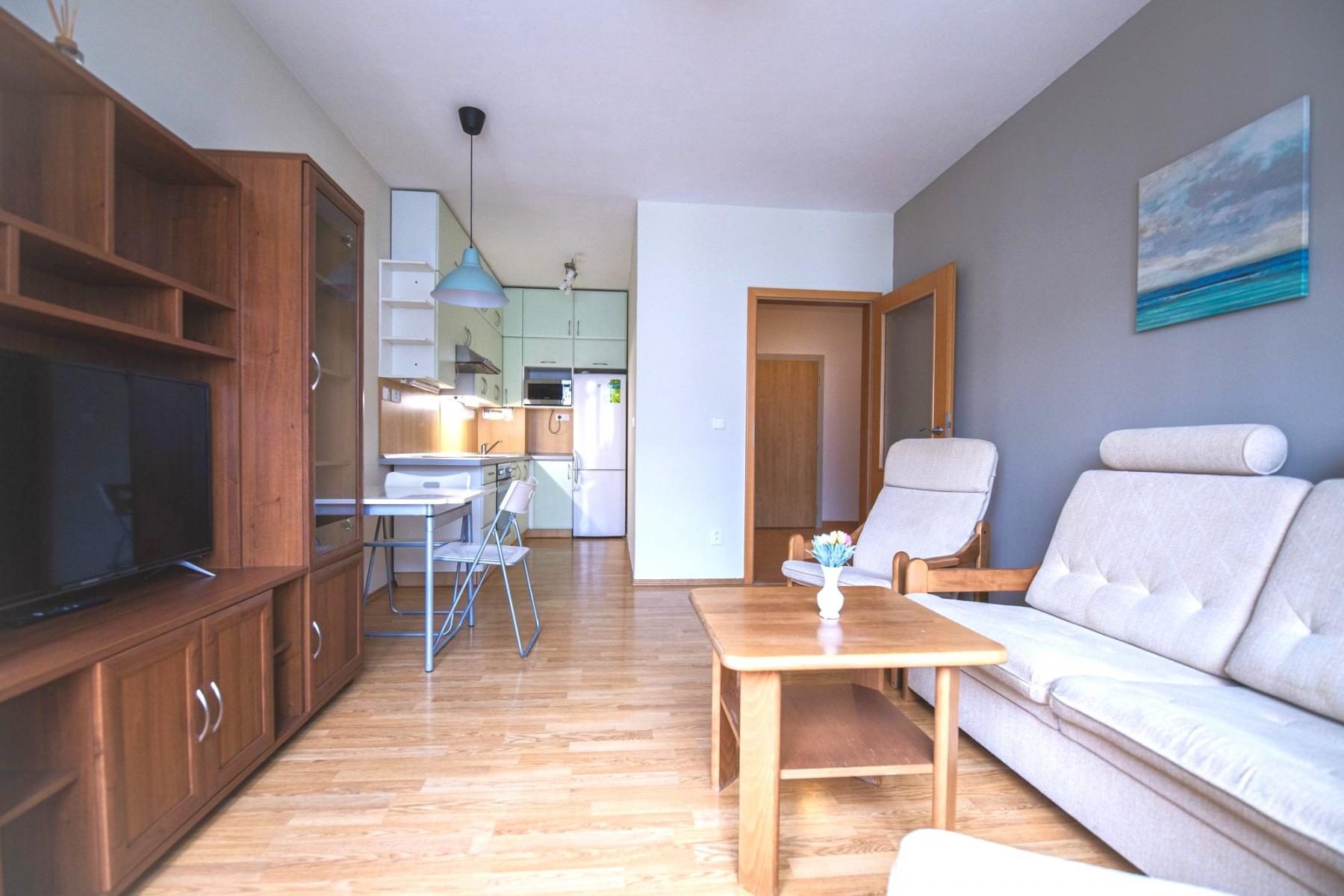 1.A LUK_9651 small.jpg