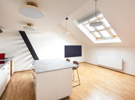 Pronájem bytu, 3+kk, 75 m²