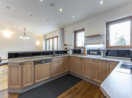 Pronájem domu/vily, 350 m²