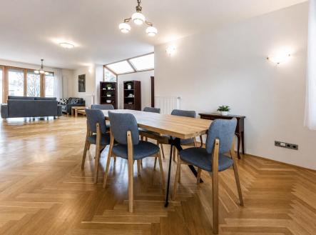 Pronájem domu/vily, 350 m²