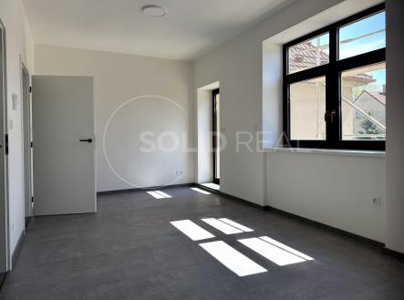 Pronájem bytu, 1+kk, 27 m²