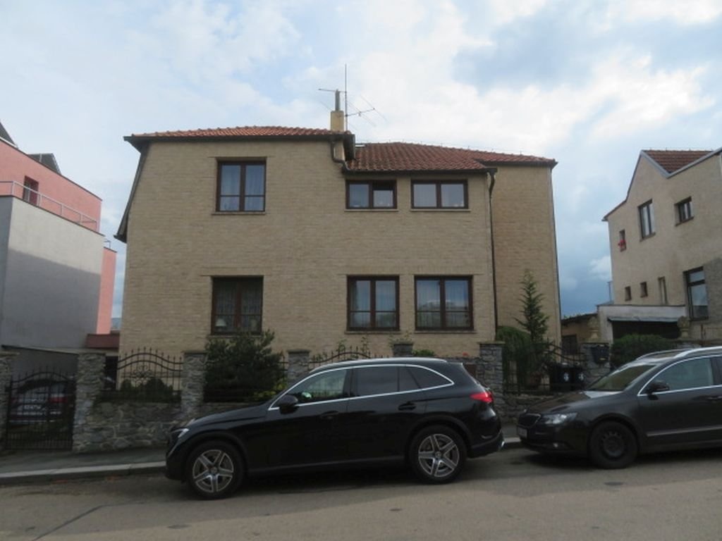Dražby rodinného domu 221 m², Benešov