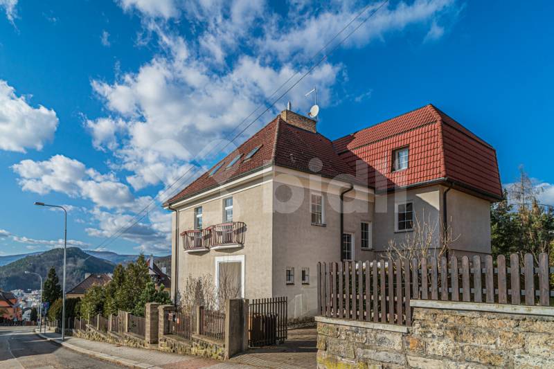 Prodej prvorepublikové vily 397 m2, pozemek 1170 m2, Děčín - ul. Lužická