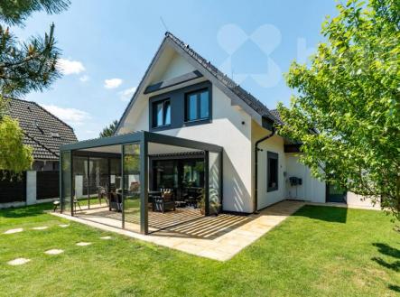 Prodej domu/vily, 230 m² obrázek