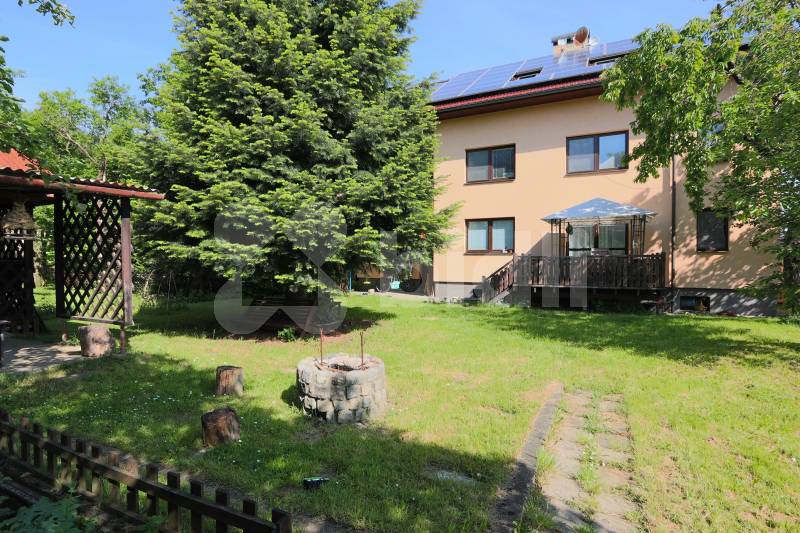 Prodej domu se 3mi samostatnými byty a sklepem o celkové ploše 340 m2 - Domluvilova, Valašské Meziří