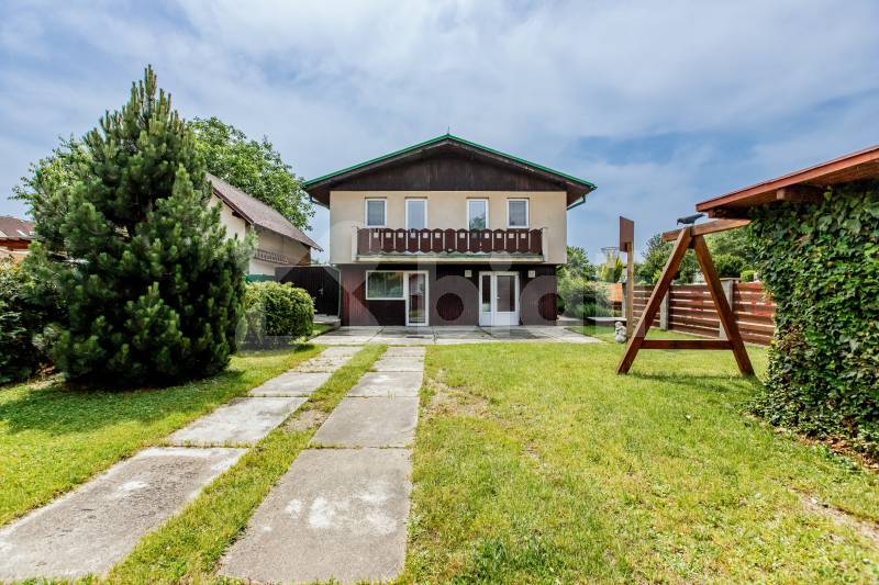 Prodej dvougeneračního rodinného domu v Nových Hodějovicích, České Budějovice