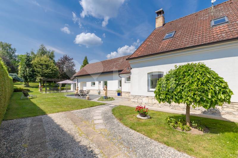 Prodej RD 4+1, 235 m2, garáž, stodola, pozemek 2.548 m2, Ruda u Nového Strašecí, 20 min. Praha