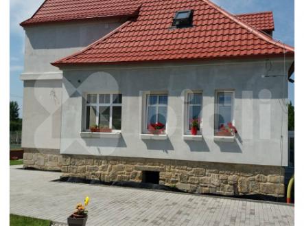 Pronájem - dům/vila, 540 m²