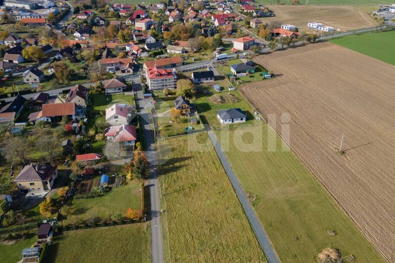 Prodej stavebního pozemku 1527 m2 v obci Zbizuby