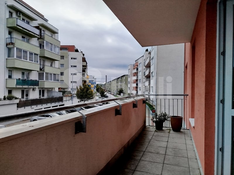 Pronájem novostavby bytu 1+kk 32m2 s balkonem - Kamechy, Brno-Žebětín