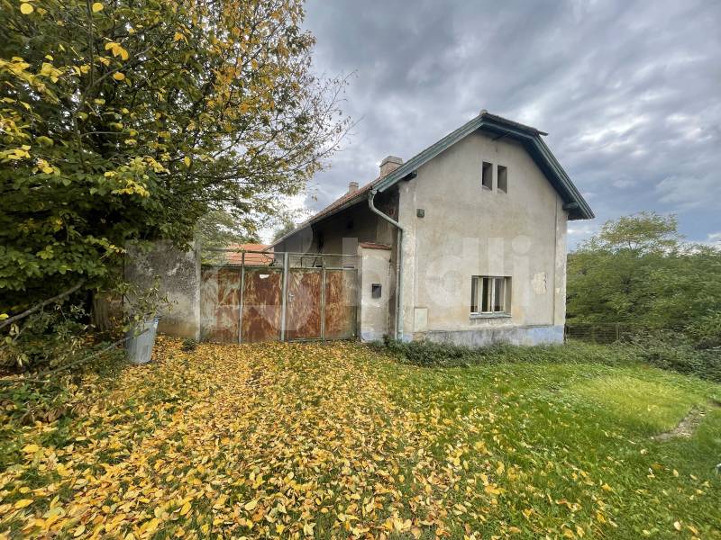 Nabídka RD s velkým pozemkem a potenciálem pro farmářské a podnikatelské aktivity v obci Svatbín