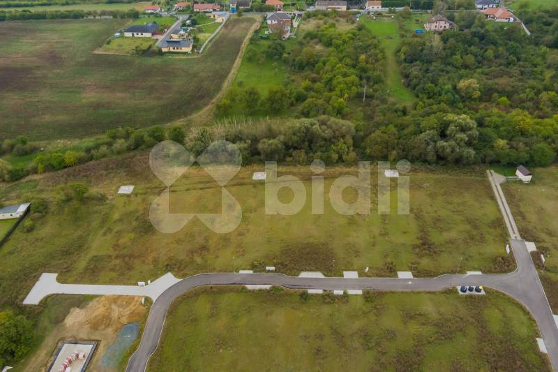 Pozemek pro stavbu rodinného domu 1764m2, Smečno, okr. Kladno