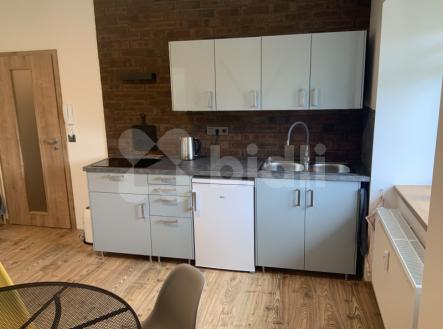 Pronájem bytu, 1+kk, 35 m²