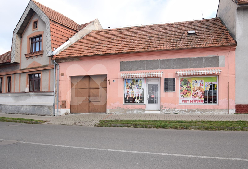 Prodej bývalého řeznictví a uzenářství s navazující stodolou v Sadské