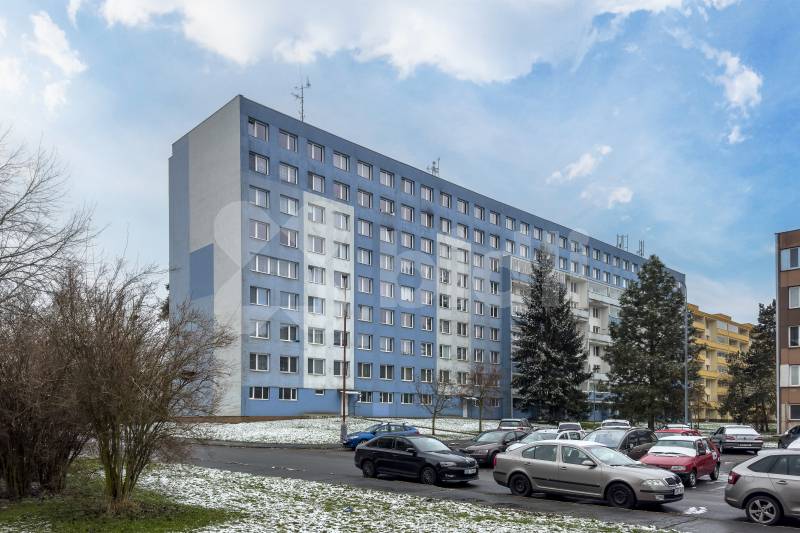 Prodej světlého bytu 1+kk (34 m&#178;) s lodžií v Kladně