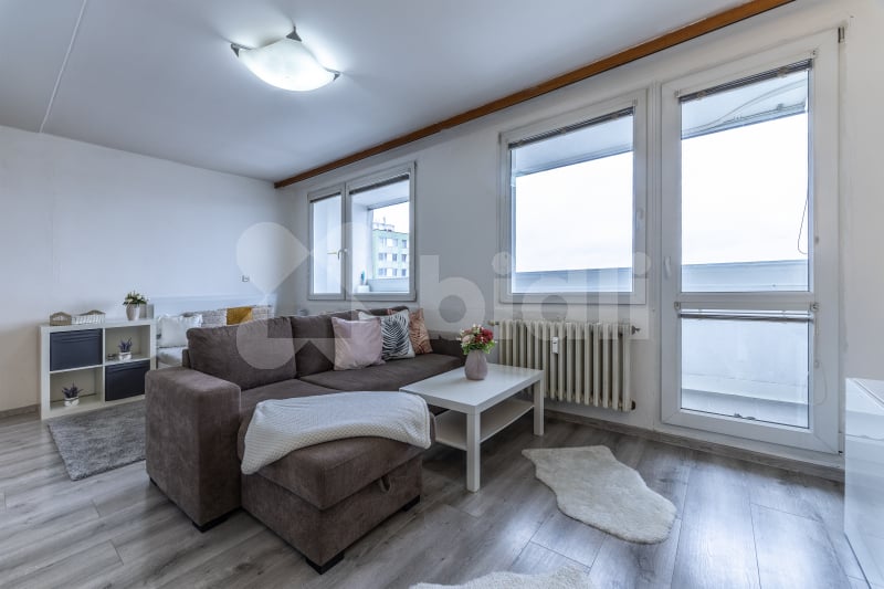 Prodej světlého bytu 1+kk (34 m&#178;) s lodžií v Kladně