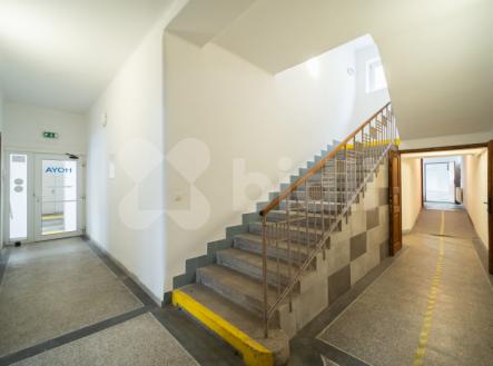 Prodej komerčního objektu, průmyslový areál, 1 450 m²