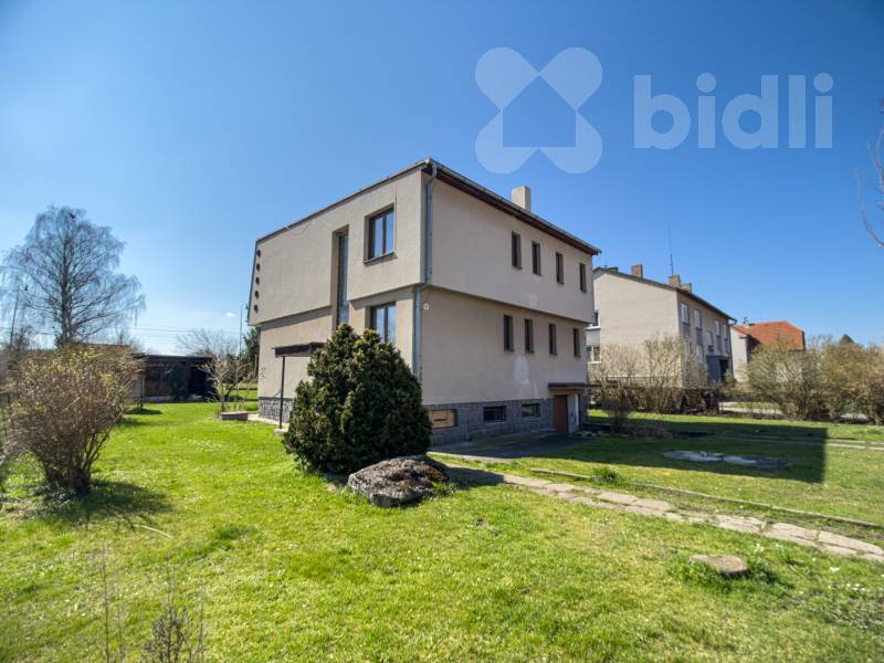Prodej dvougenerační vily 292 m2, pozemek 1751 m2, Čejetice