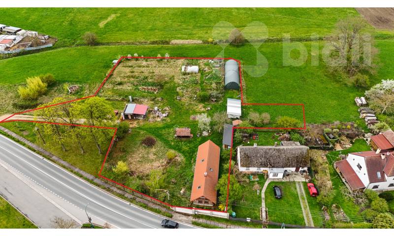 Poloroubenka 121 m2, pozemek 4485 m2 s možností výstavby