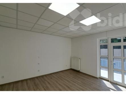 Pronájem - kanceláře, 87 m²