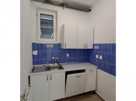 Pronájem - kanceláře, 87 m²
