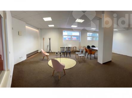 Pronájem - obchodní prostor, 70 m²